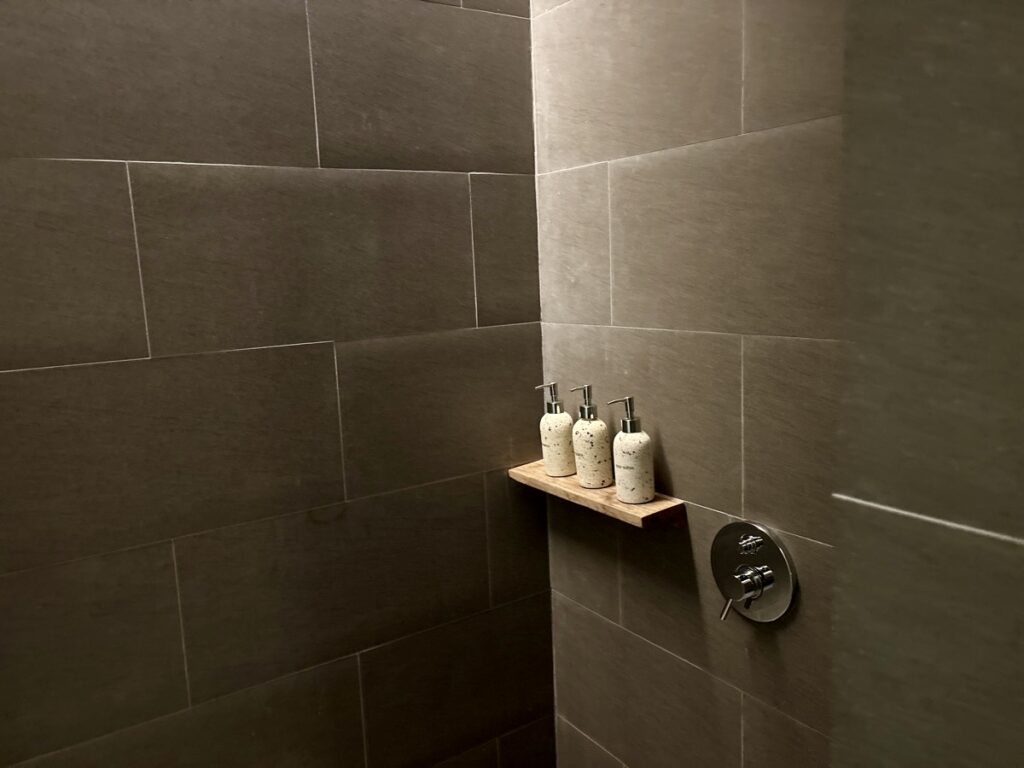 シャワールーム