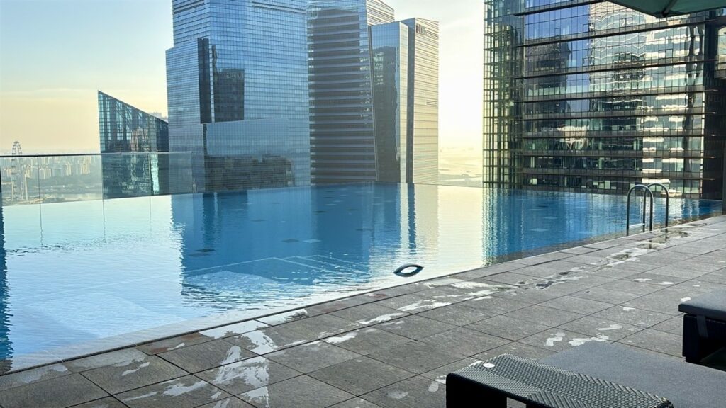 インフィニティープール