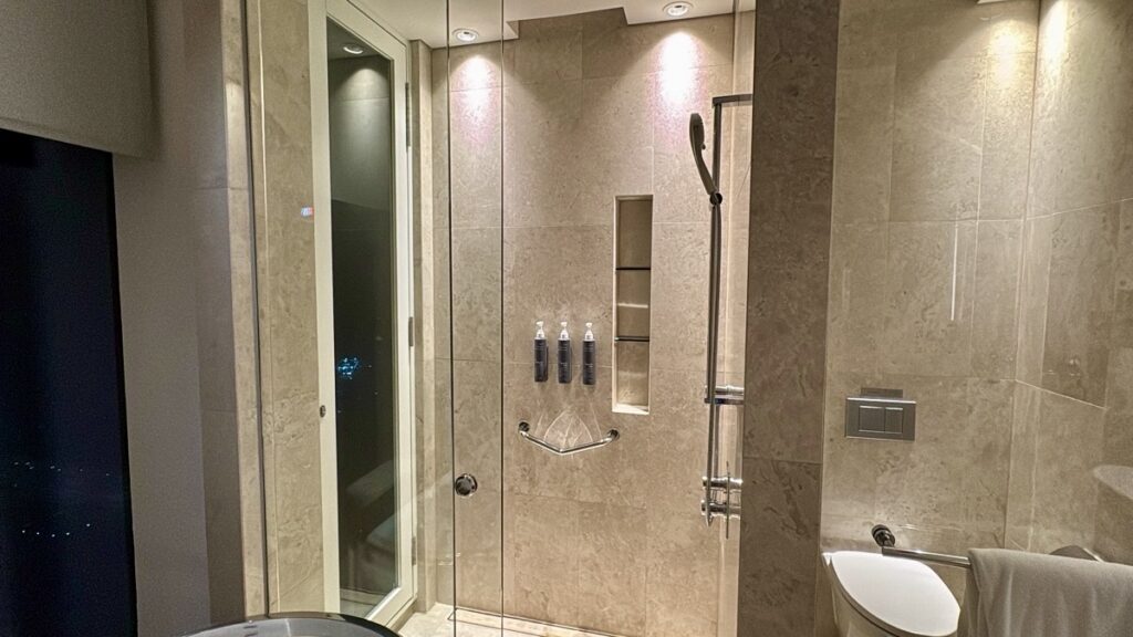 シャワールーム