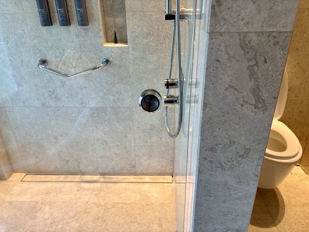 シャワールーム